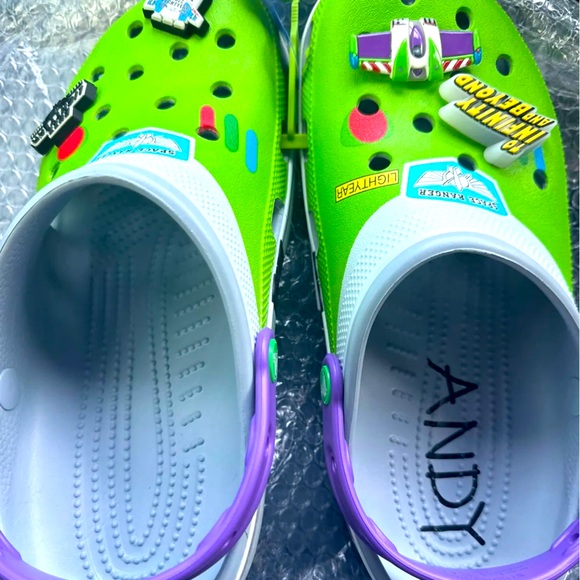 🪀💜 Toys Story Buzz Lightyear x CROCS SZ 7M / 9W 🪀💜 - Picture 2 of 5